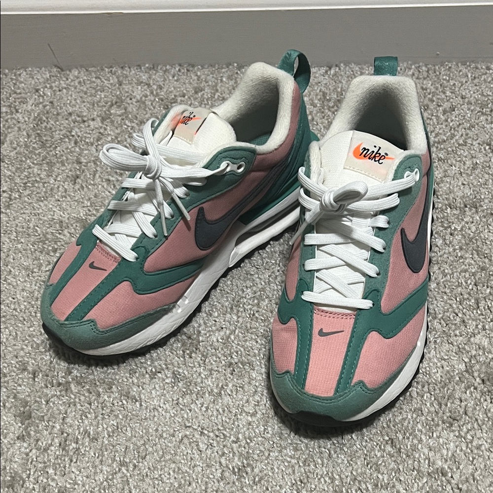 Nike Women's Air Max Dawn Sneakers